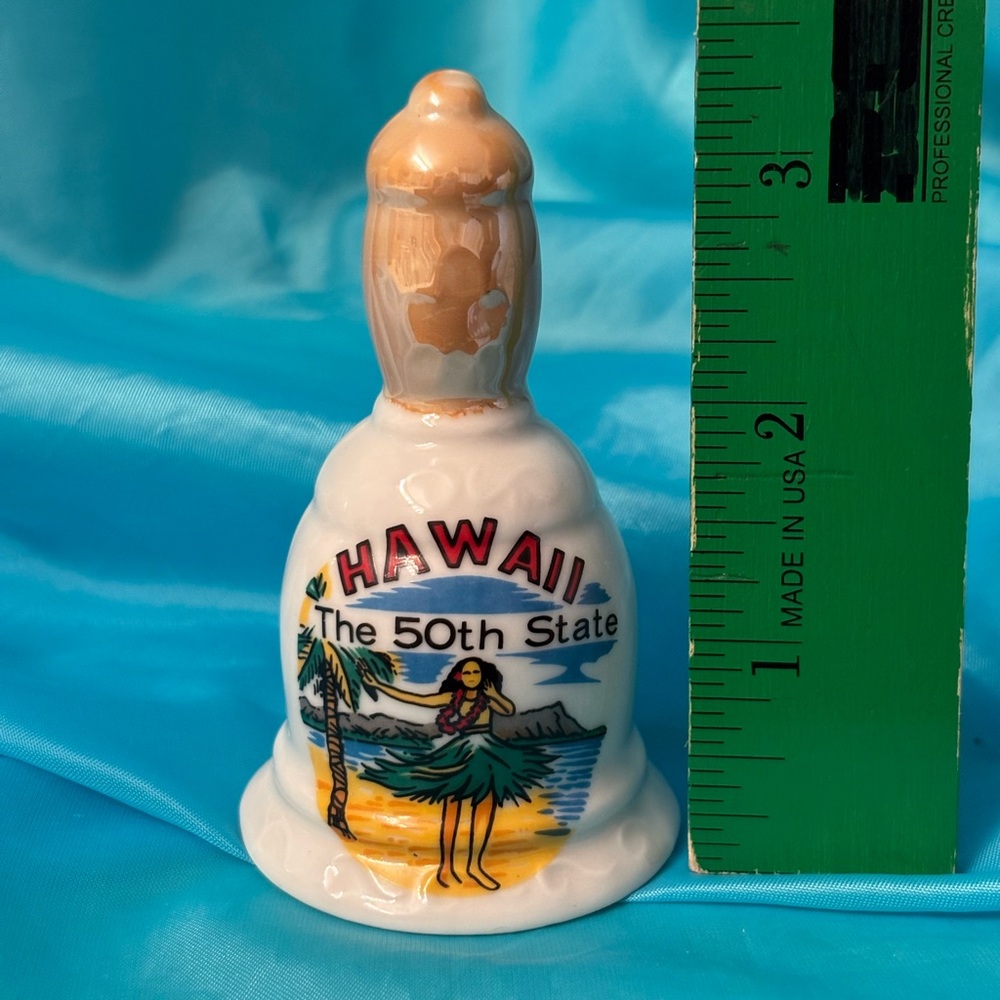 Vintage Hawaii Souvenir Bell - Picture 8 of 9